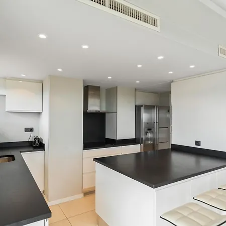 4 Bedroom Penthouse - Ocean View Апартаменты *