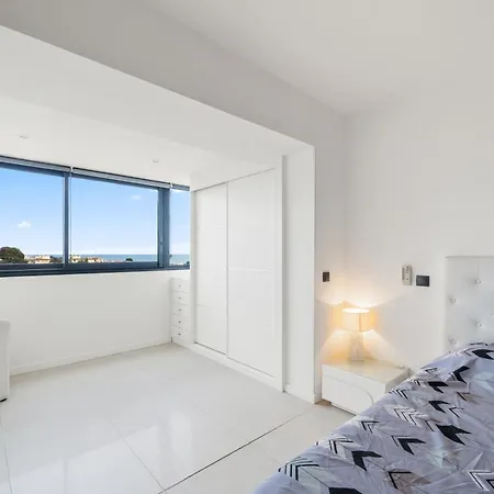 4 Bedroom Penthouse - Ocean View *