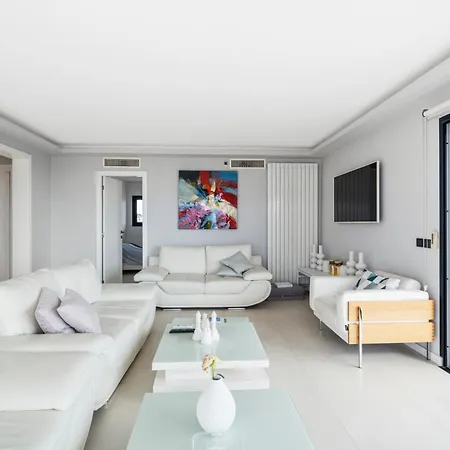 4 Bedroom Penthouse - Ocean View *