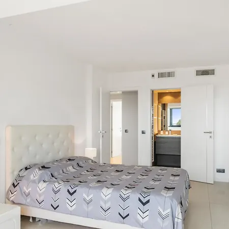 4 Bedroom Penthouse - Ocean View *